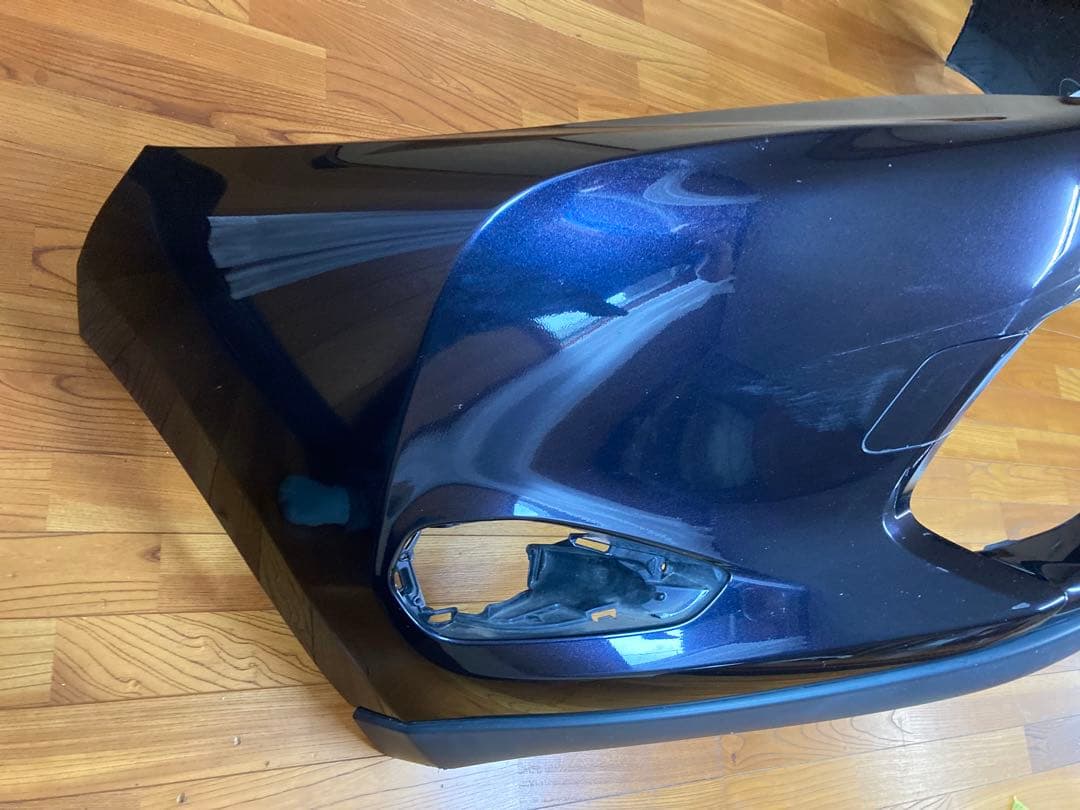 トヨタ　ハリアー　AVU65フロントバンパー