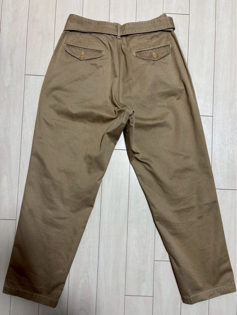 【専用】COMOLI ベルト付ワイドチノパンBELTED CHINO PANTS