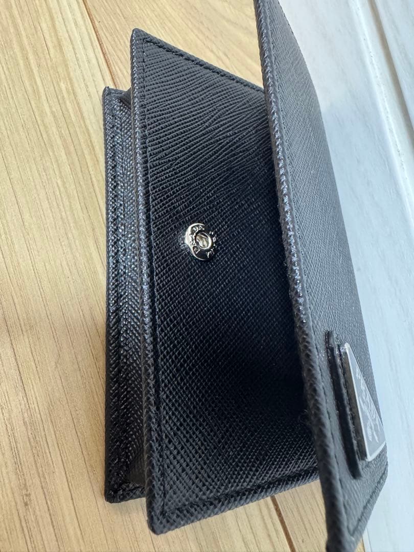 【未使用品】PRADA カードケース　名刺入れ　三角ロゴ　サフィアーノレザー　黒