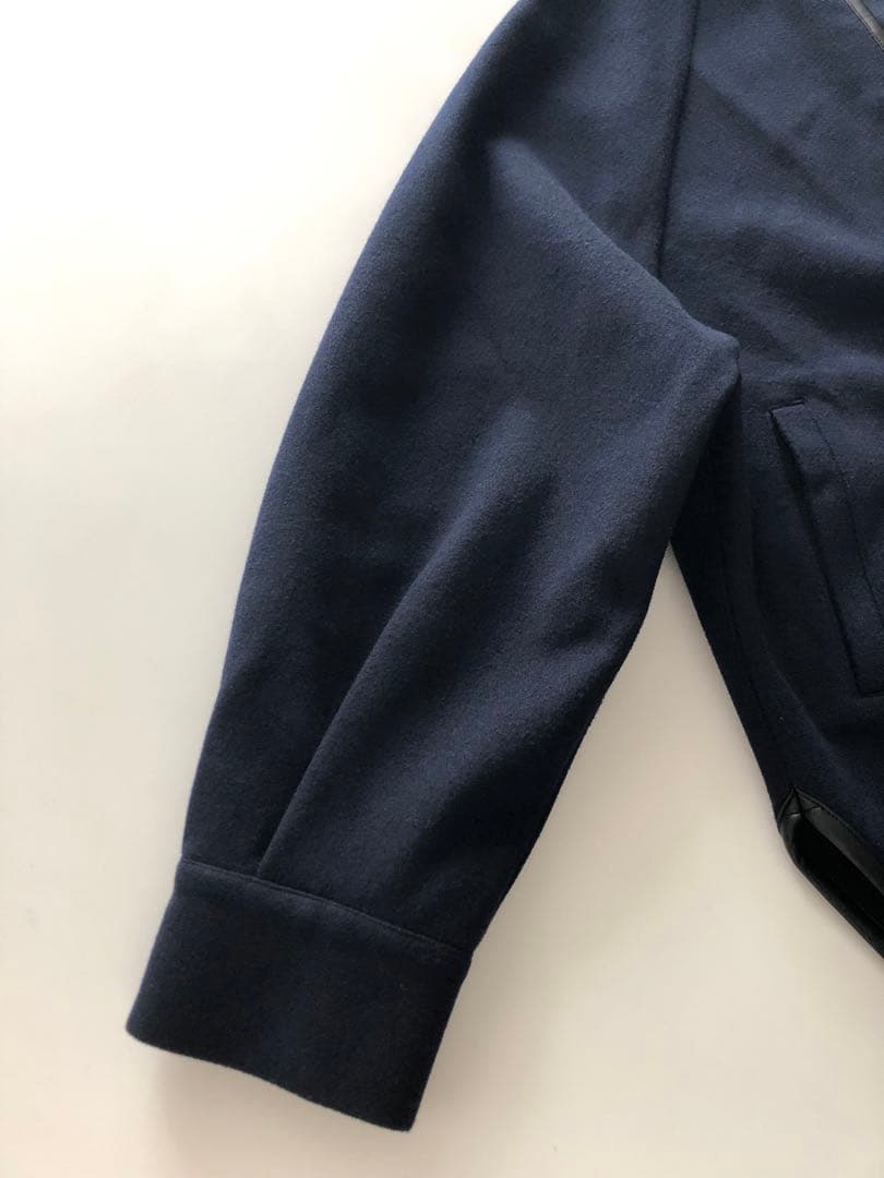 OUR パイピング使いのノーカラージャケット