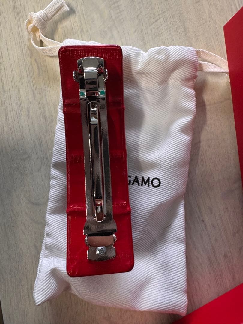 Ferragamo 赤 レザー ヘアアクセサリー