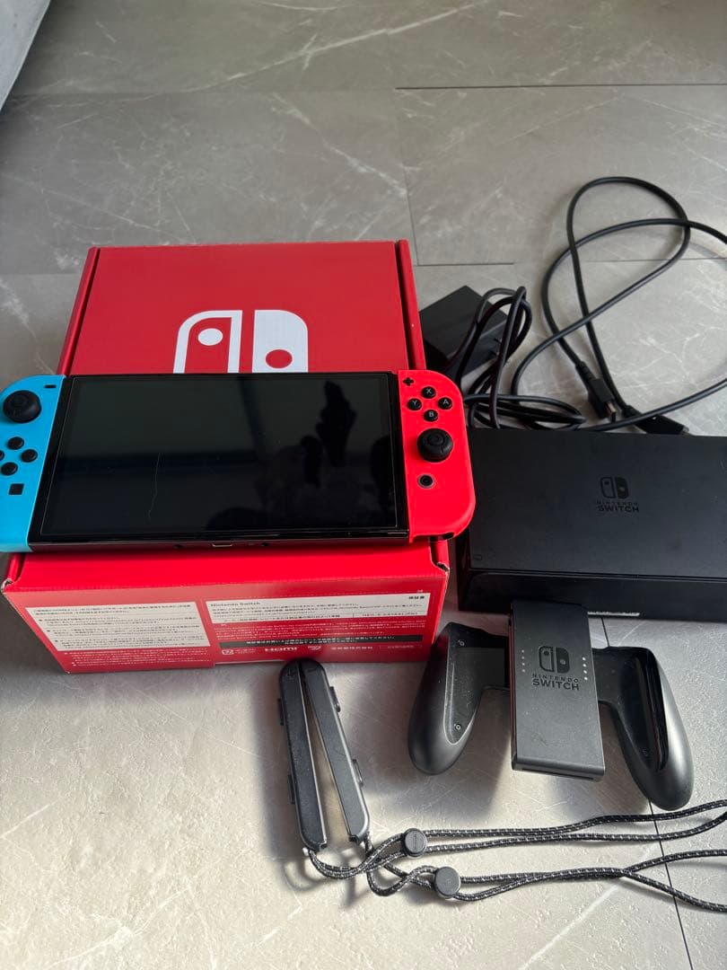 【本日限り最終値下げ】美品　Nintendo Switch 有機ELモデル