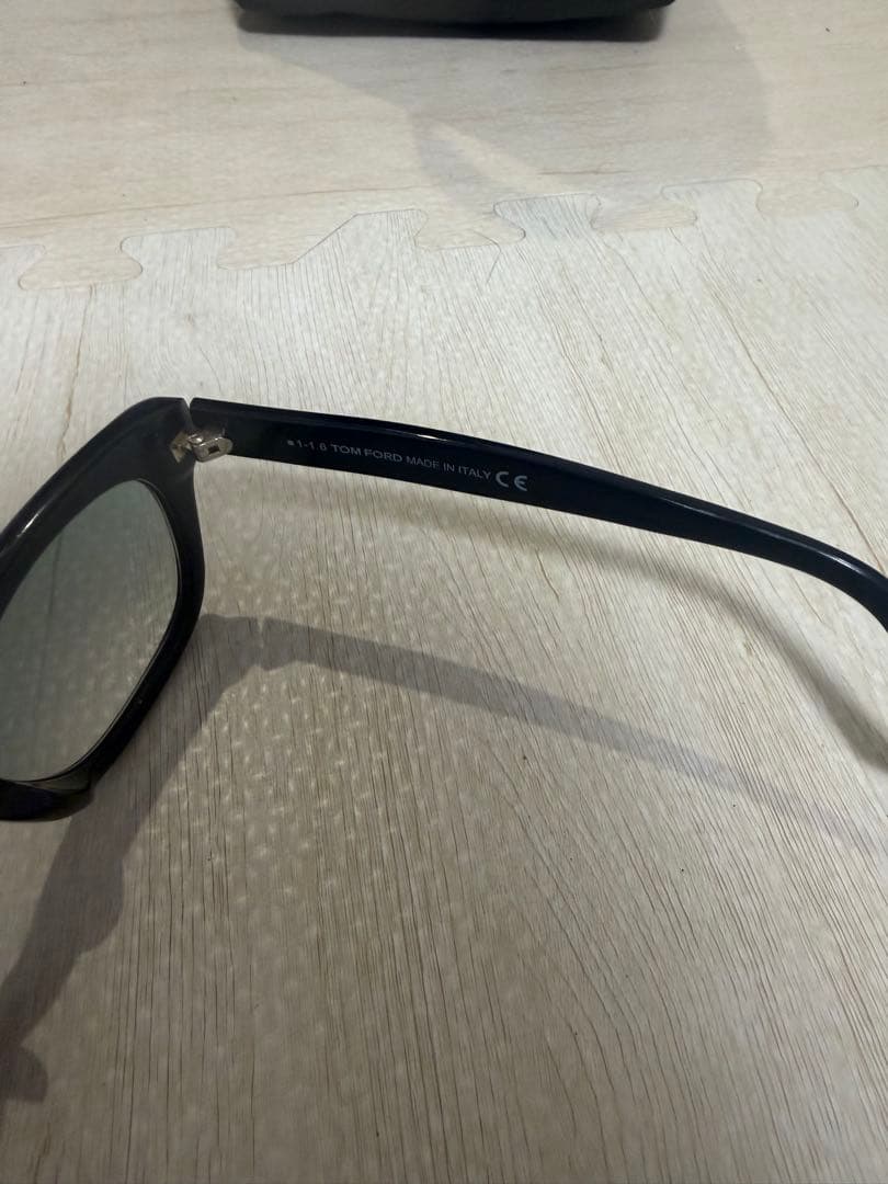 Tom Ford ブラック サングラス