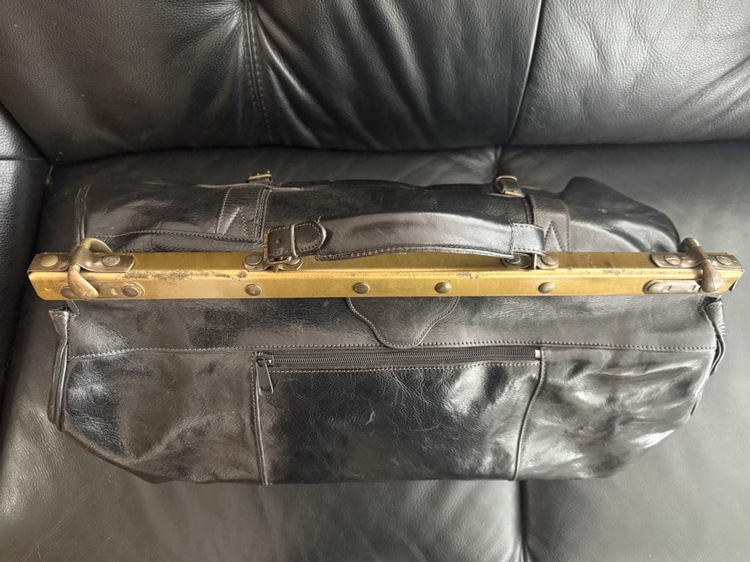 真鍮フレーム×本革 ドクターバッグ｜重厚感あるヴィンテージレザー