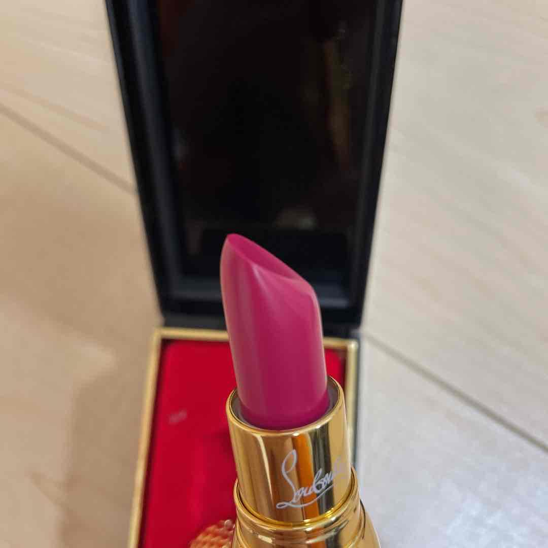 ルブタン リップ