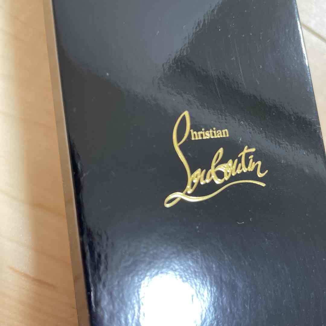 ルブタン リップ