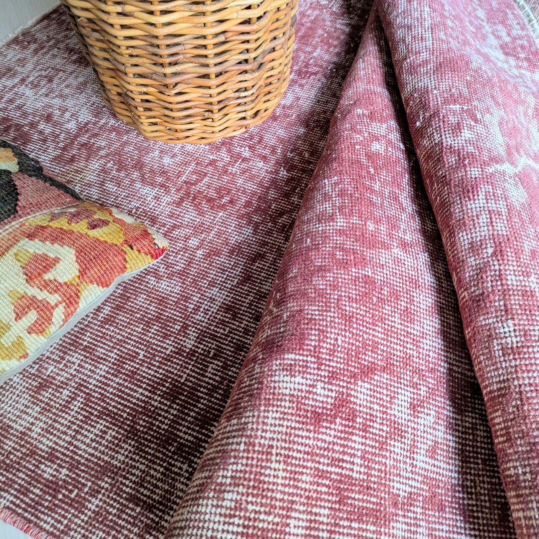 106×150 オーバーダイワンカラー赤　トルコヴィンテージラグ