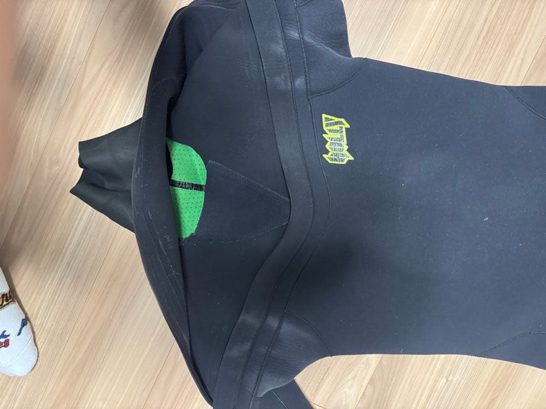 Holly ブラック フルスーツ ウェットスーツ L～XL