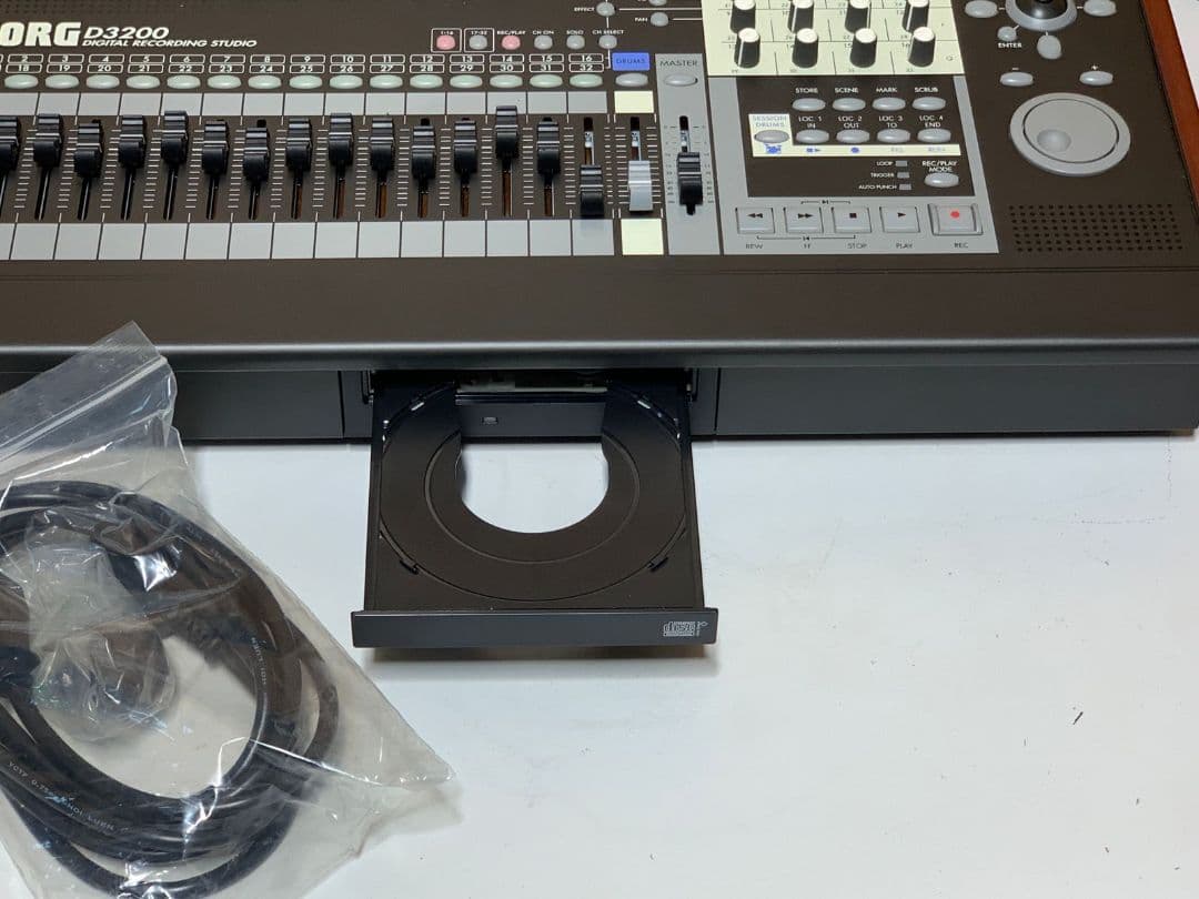 KORG D3200 デジタルレコーディングスタジオ ブラック