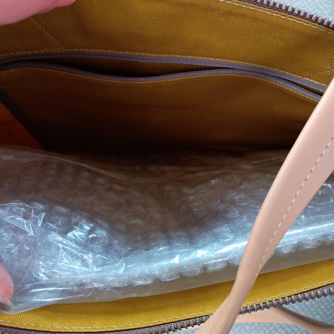 新品　A-griffe バッグ　アグリ東京　世界にひとつ　英字新聞