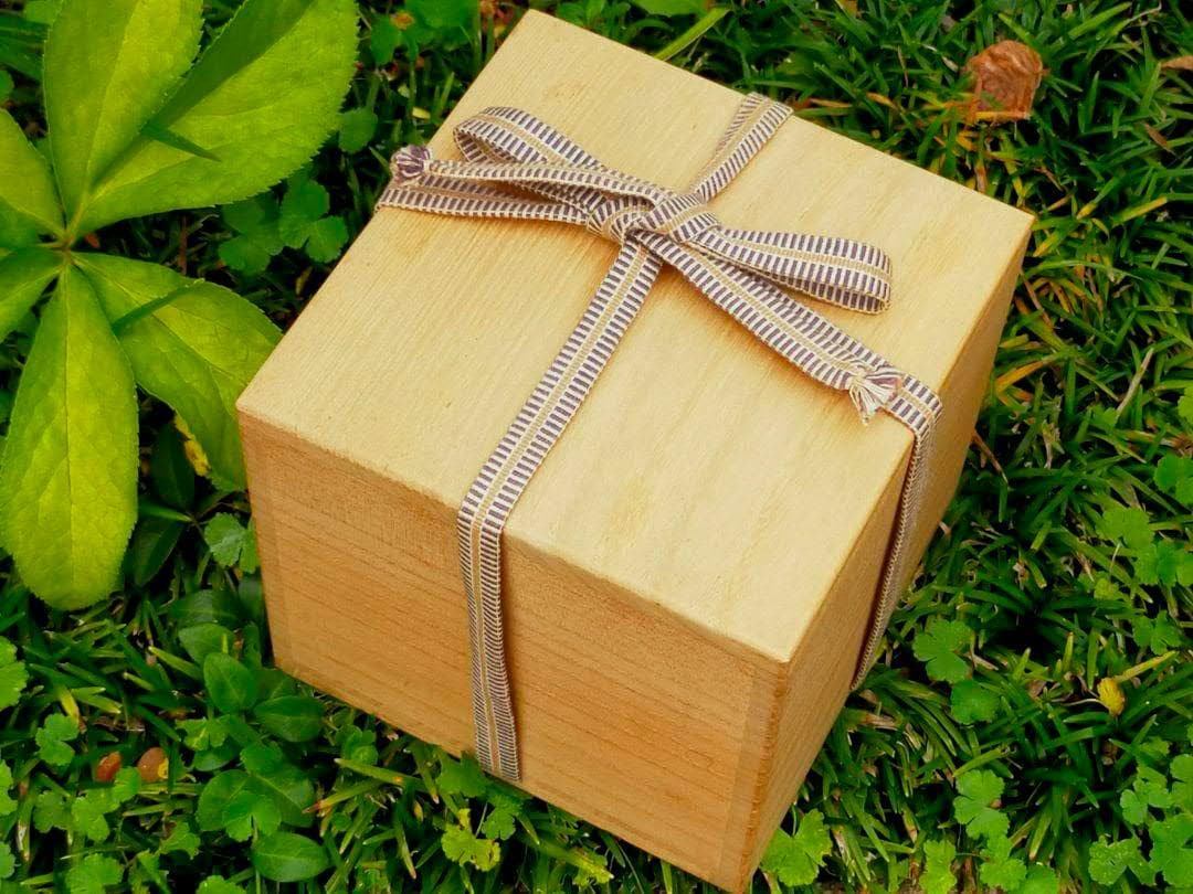 ♥美濃焼　引出黒　茶碗　仕覆　桐箱付き　瀬戸黒　骨董品