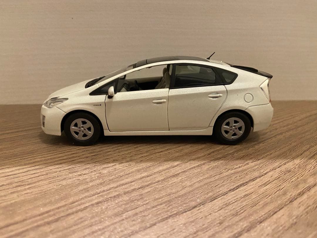 1/30 トヨタ　プリウス　カラーサンプル　非売品　ミニカー　ホワイトパール
