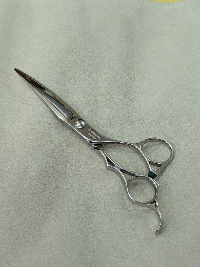 からくりシザー（アルファシザーのブランドと同じ製造元）おまけシザー付