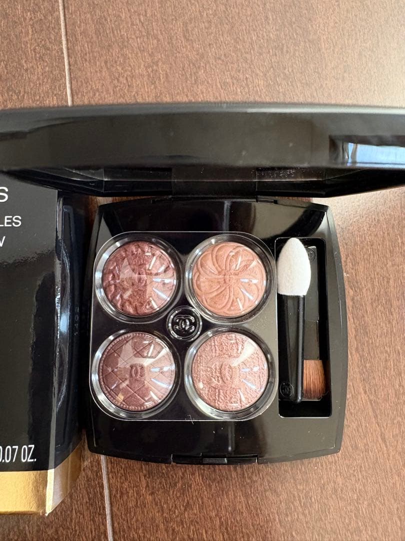 シャネル　アイシャドウ　219 ブトンクチュール　新品