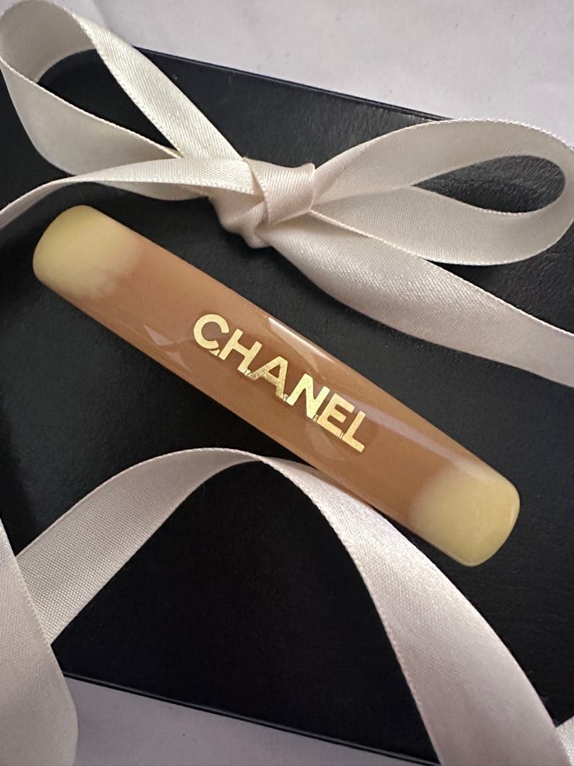 CHANEL《ヴィンテージ ロゴヘアバレッタ》ベージュ 箱有 くすみカラー