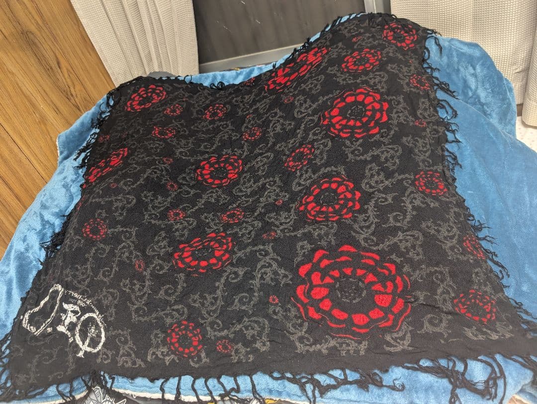 Acid Black Cherryストール