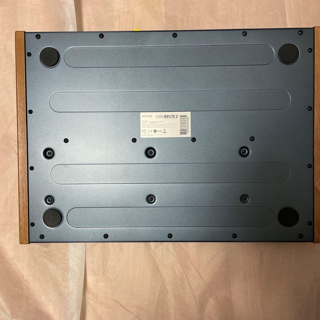 K*i様 ARTURIA MINIBRUTE 2 シンセサイザー 本体のみ