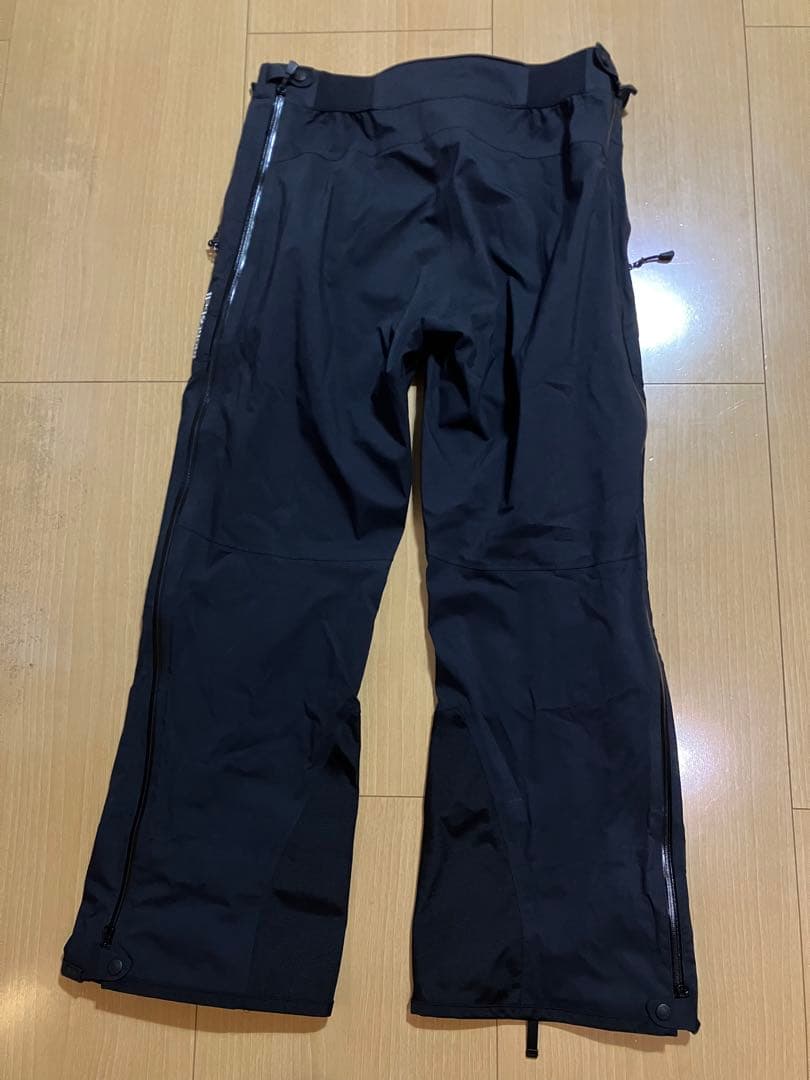 パウダートラックサーマパンツ　モンベル