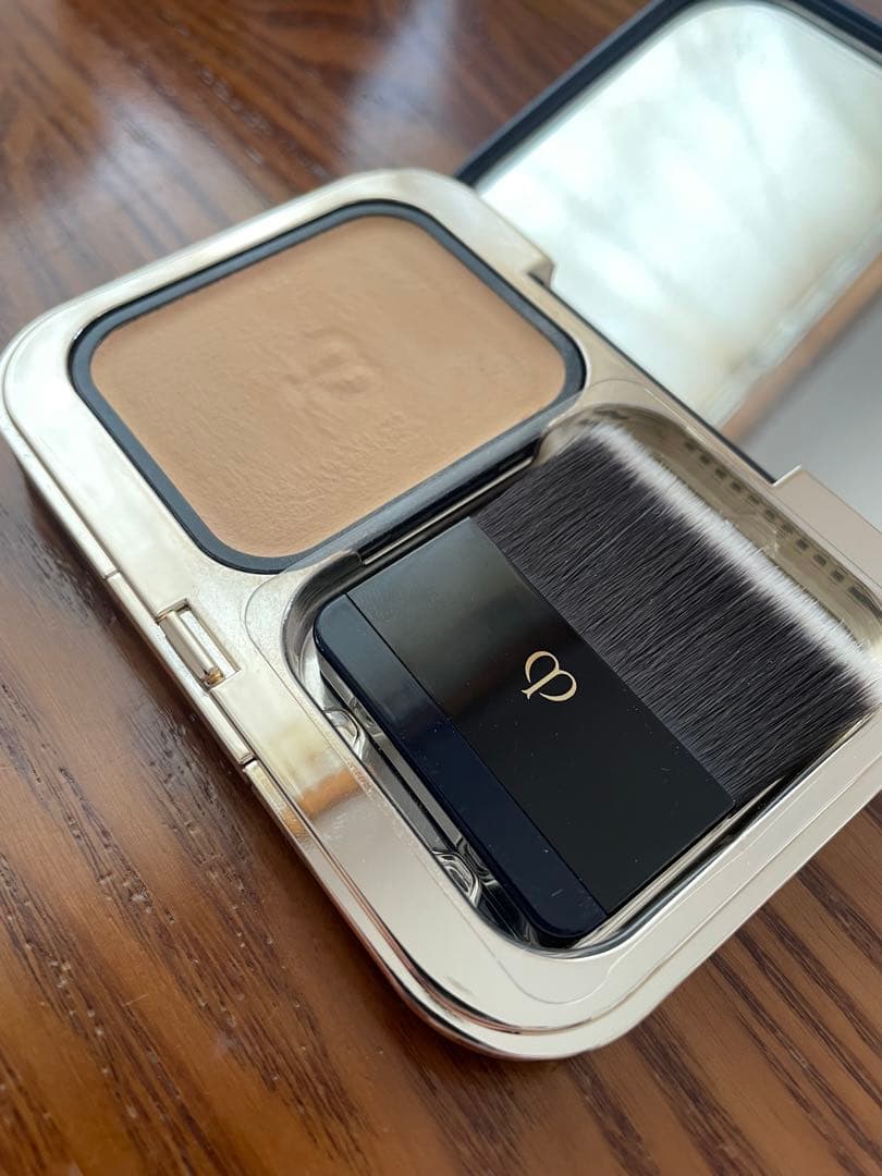 クレドポーボーテ タンプードルエクラII オークル00