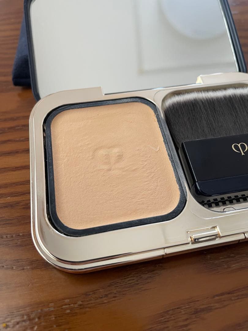 クレドポーボーテ タンプードルエクラII オークル00