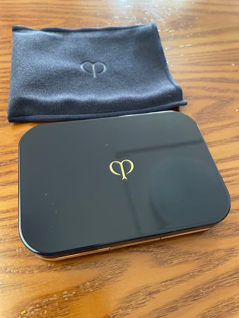 クレドポーボーテ タンプードルエクラII オークル00