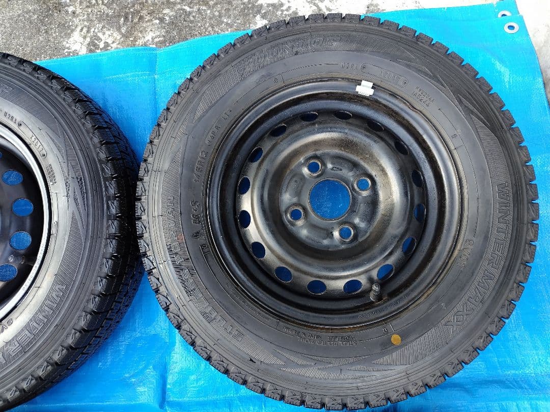 145R12・LT【2/2】軽トラ用スタッドレス・鉄ホイール付、２本分割