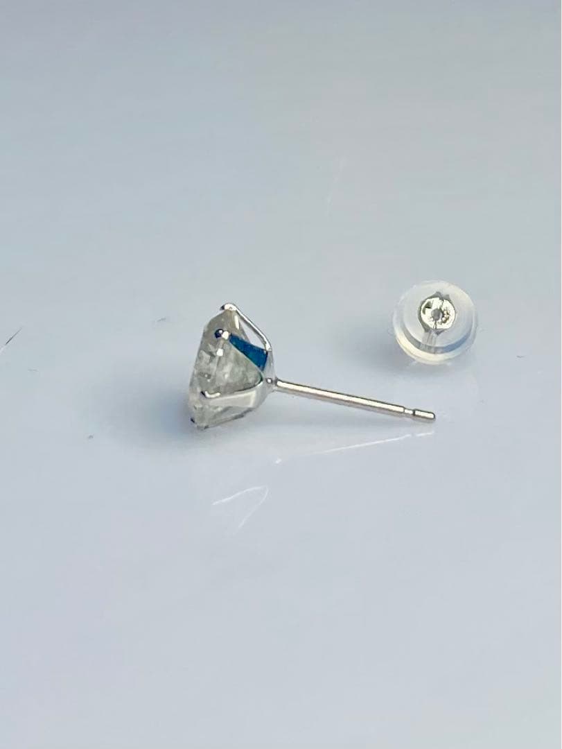 PT１．２ｃｔ　片耳ピアス　ＰＴ天然ダイヤモンド