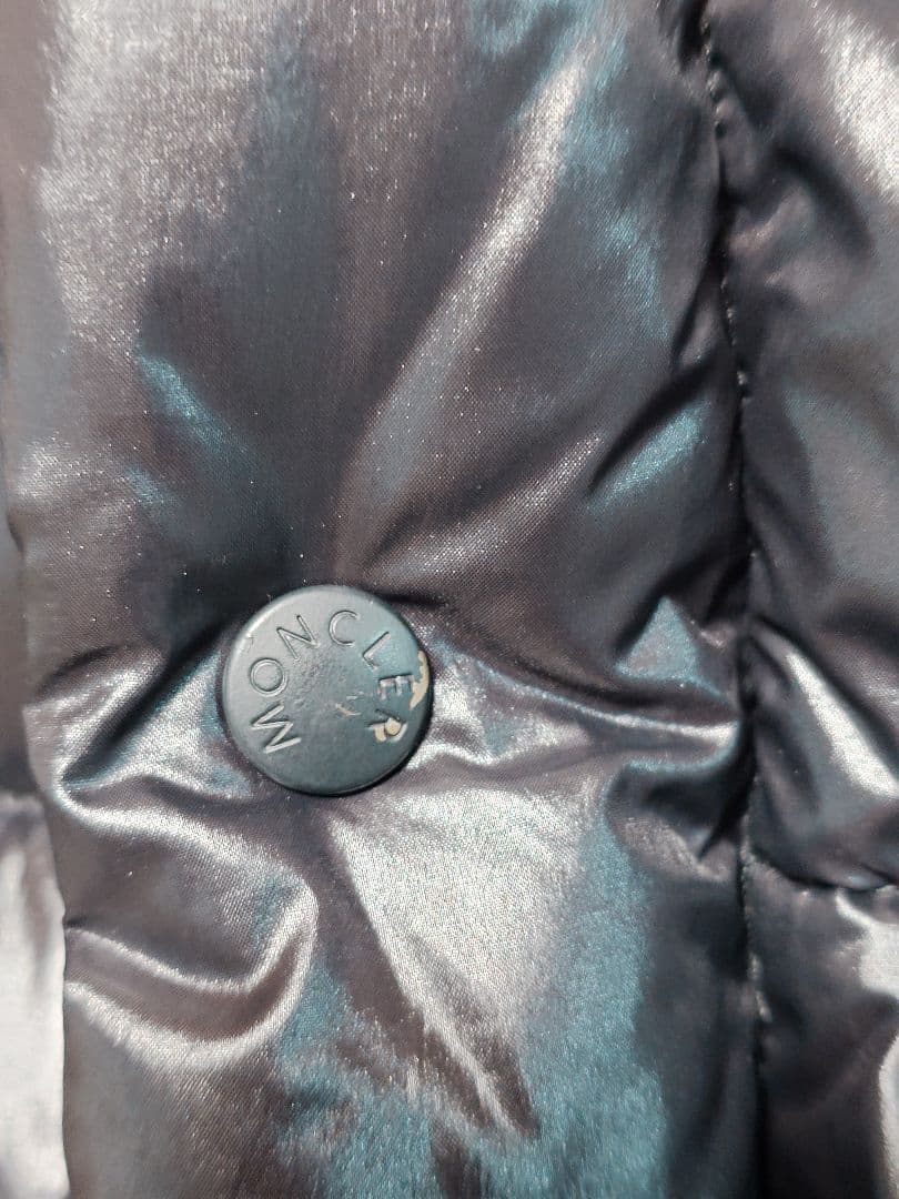 MONCLER ブラック ダウンジャケット G32-003