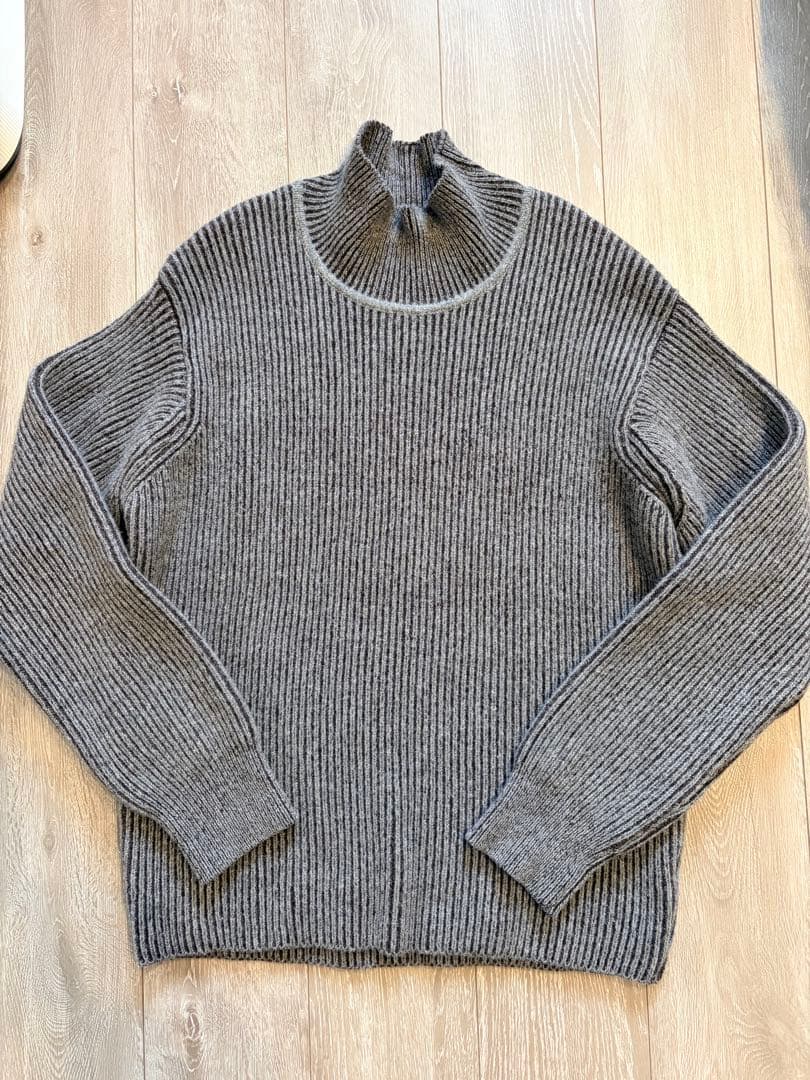 メゾンキツネ　ハイネックニット