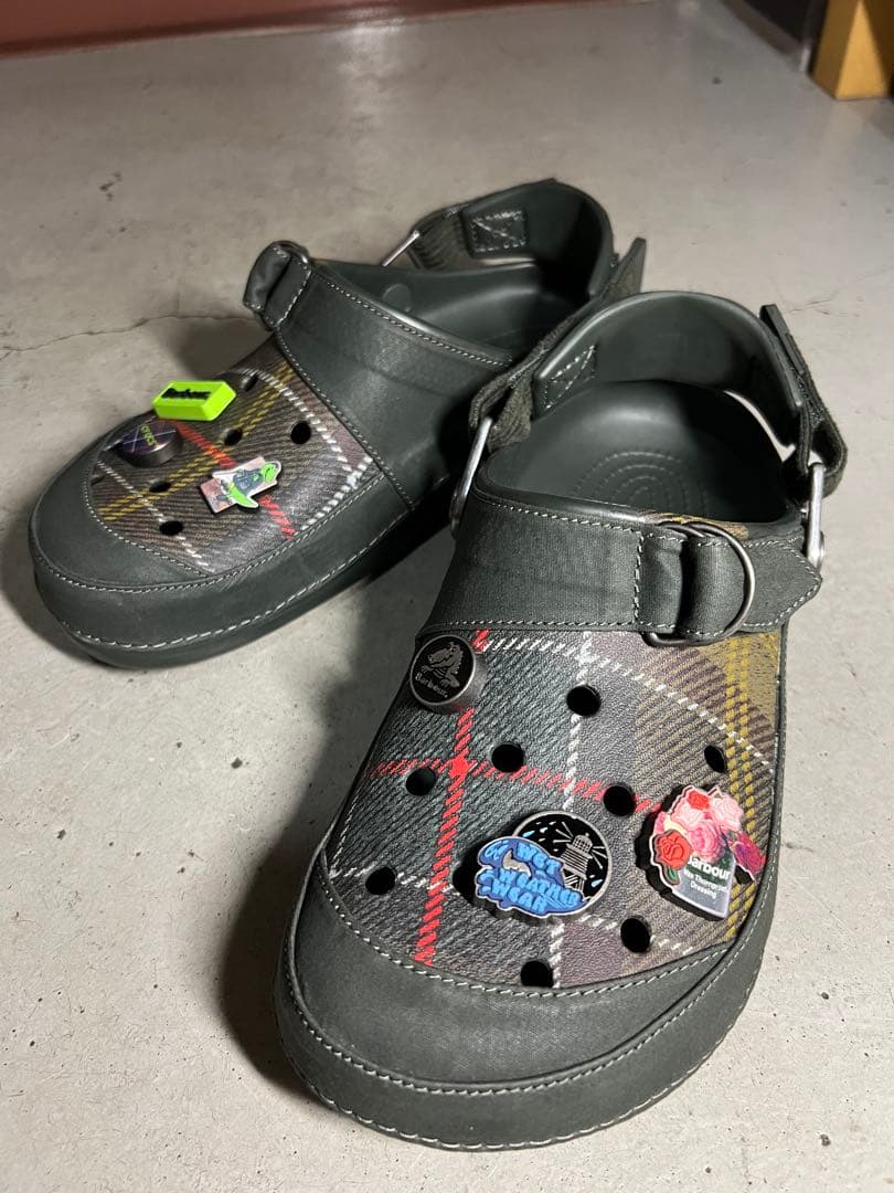 靴 Barbour x Crocs Classic Clog