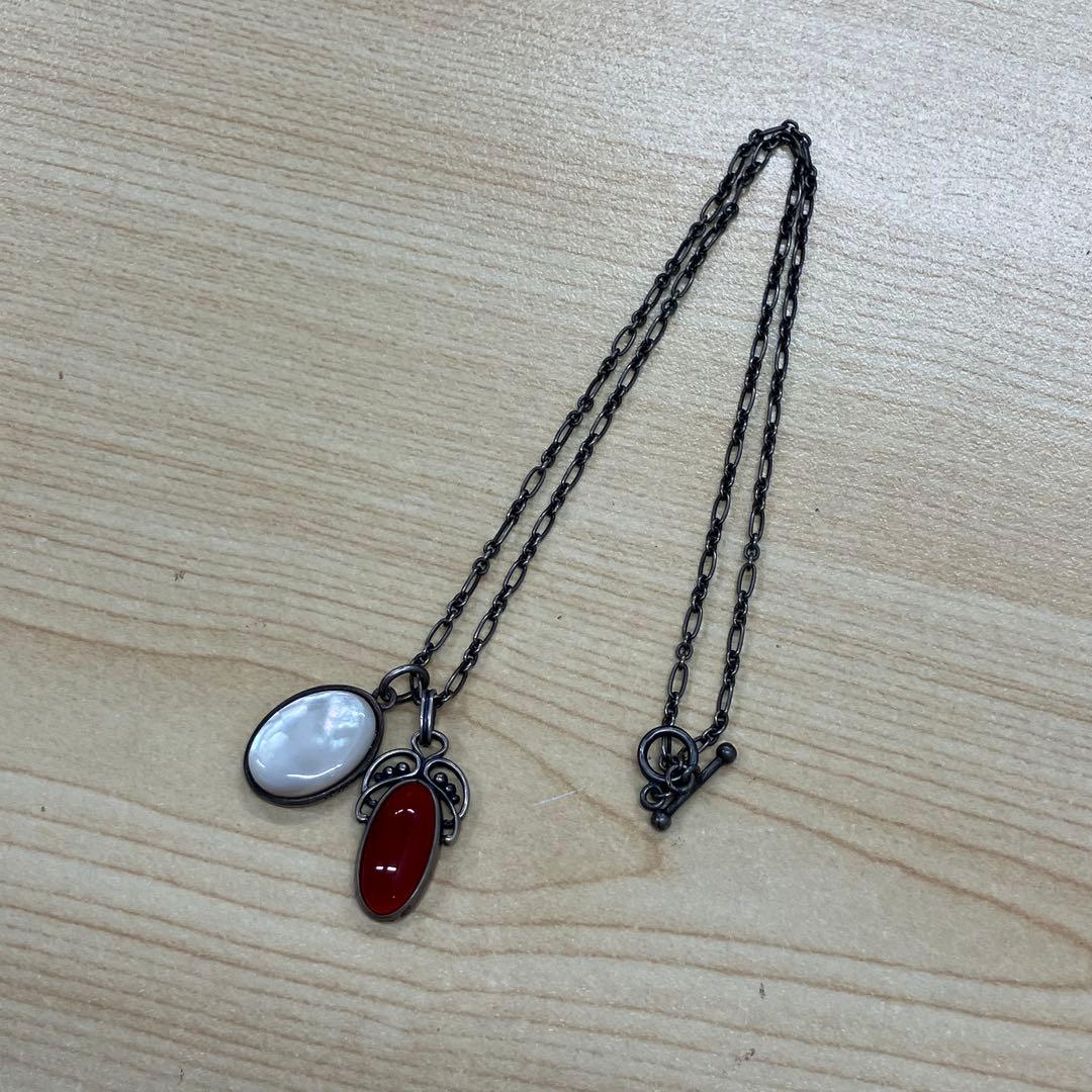 agete 赤と白のダブルペンダントネックレス