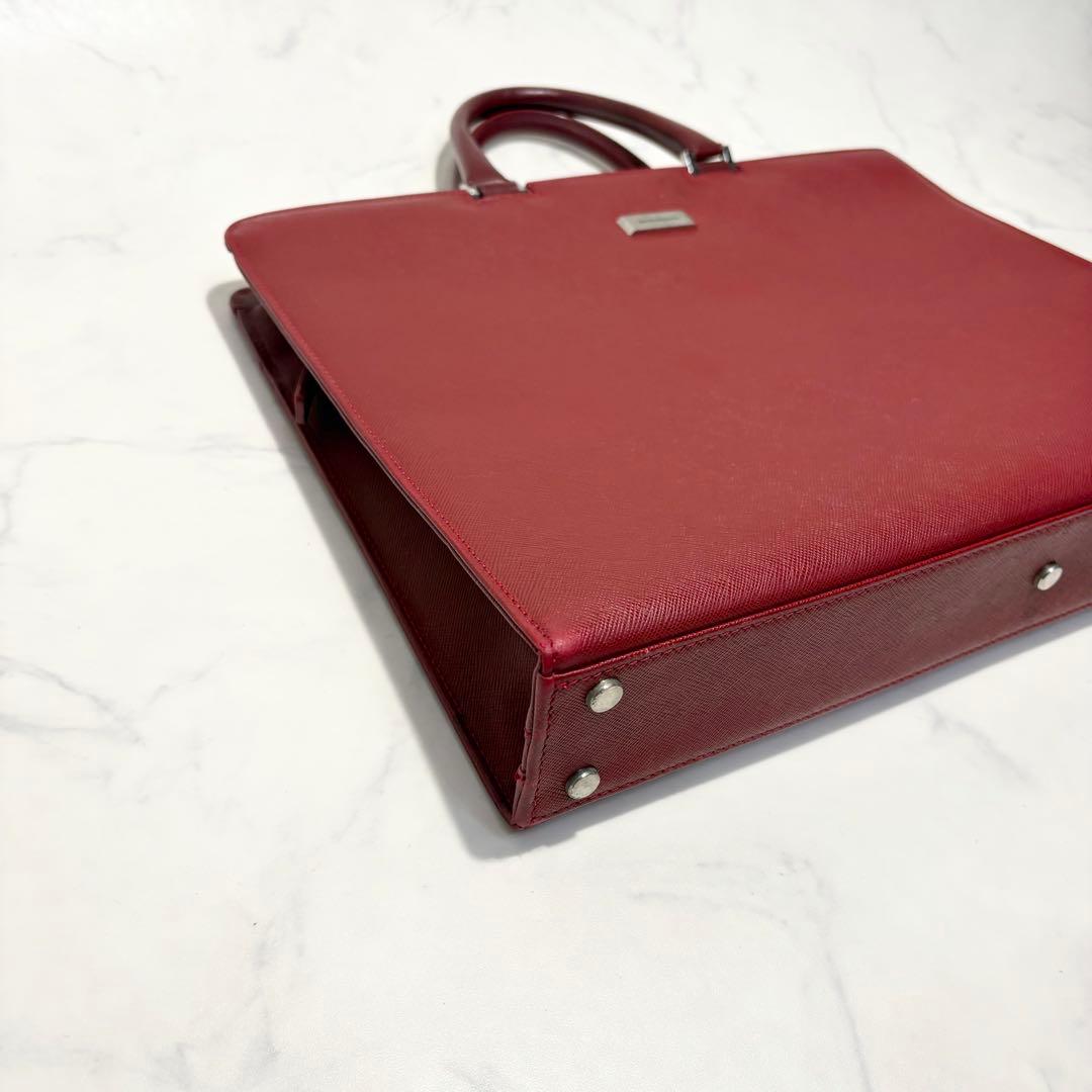 【美品】BURBERRY バーバリー　ブリーフケース　希少品　赤　レザー