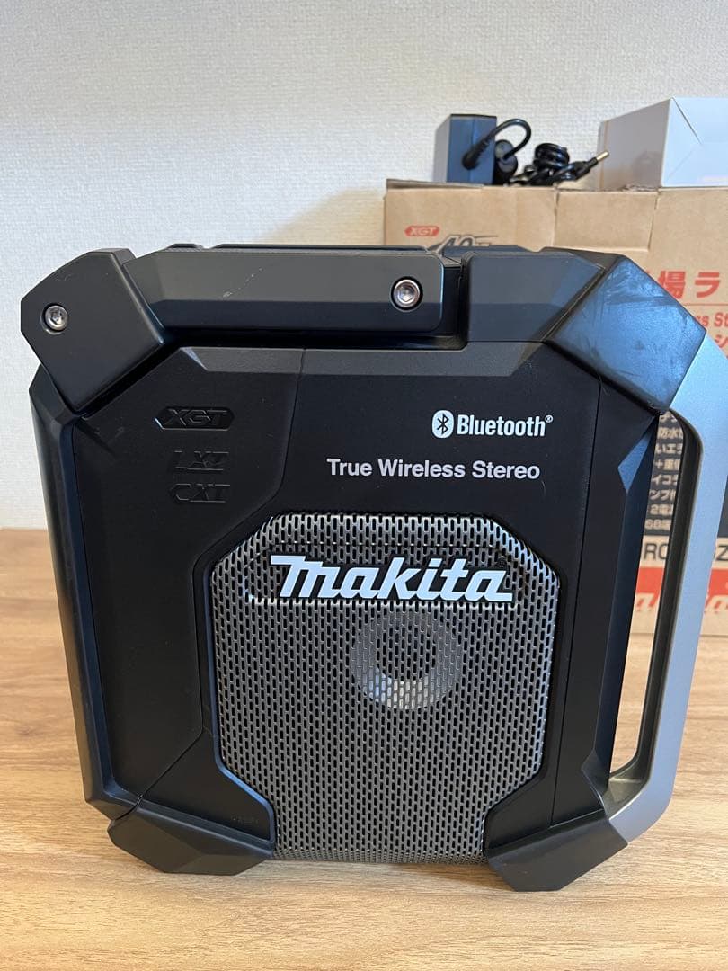 MR005GZB マキタ　充電式ラジオ