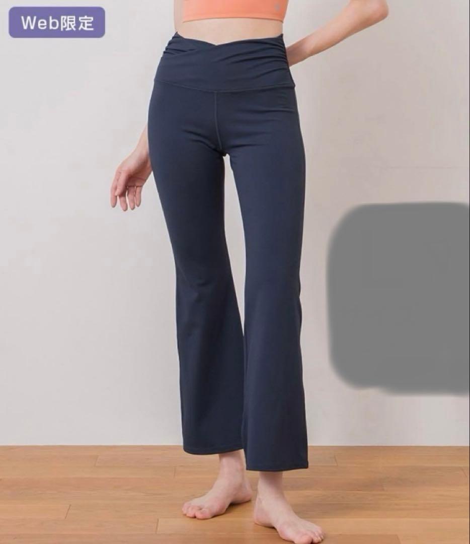 【SUKALA】　ベーシックフレアパンツ Sサイズ ネイビー