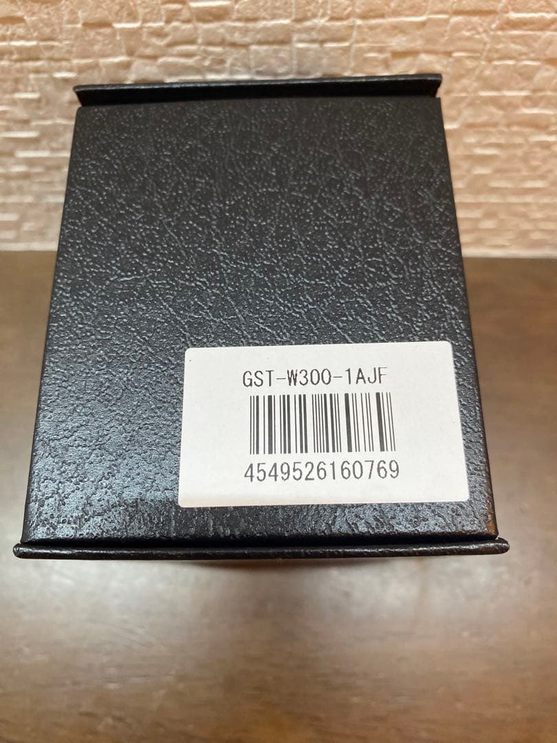 【新品未使用品】G-SHOCK　GST-W300-1AJF 電波ソーラー