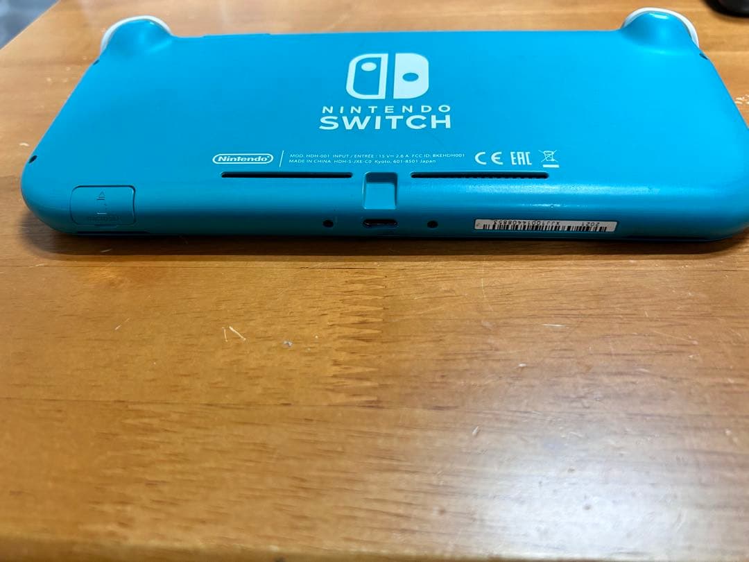Switchライト　本体　任天堂