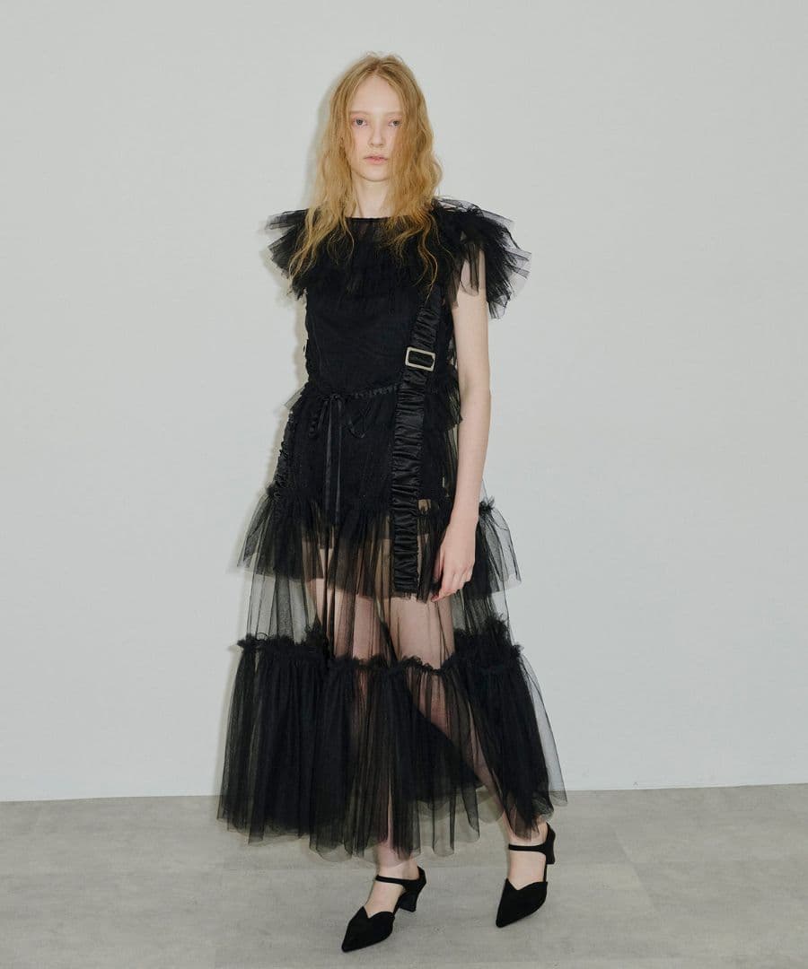 J1U ラベルエチュード　シースルーボリュームチュールデザインジレ　ブラック