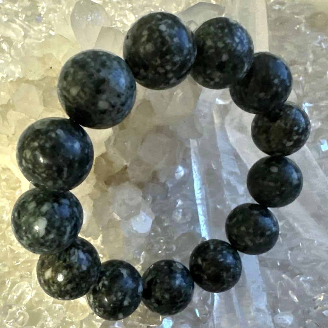 遠野の大地に眠っていた霊石　14mmの珠が龍神のエネルギーと調和し高波動へ導く