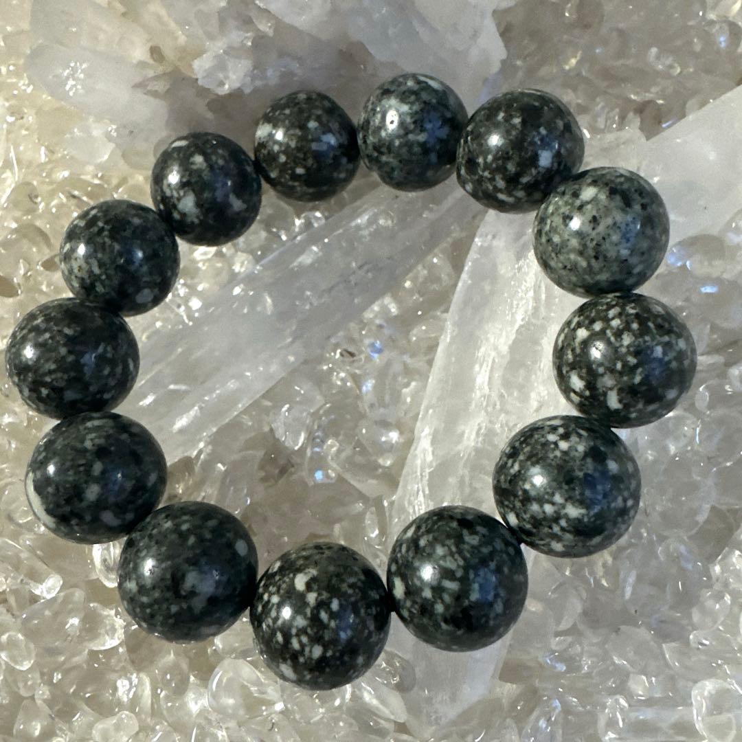 遠野の大地に眠っていた霊石　14mmの珠が龍神のエネルギーと調和し高波動へ導く