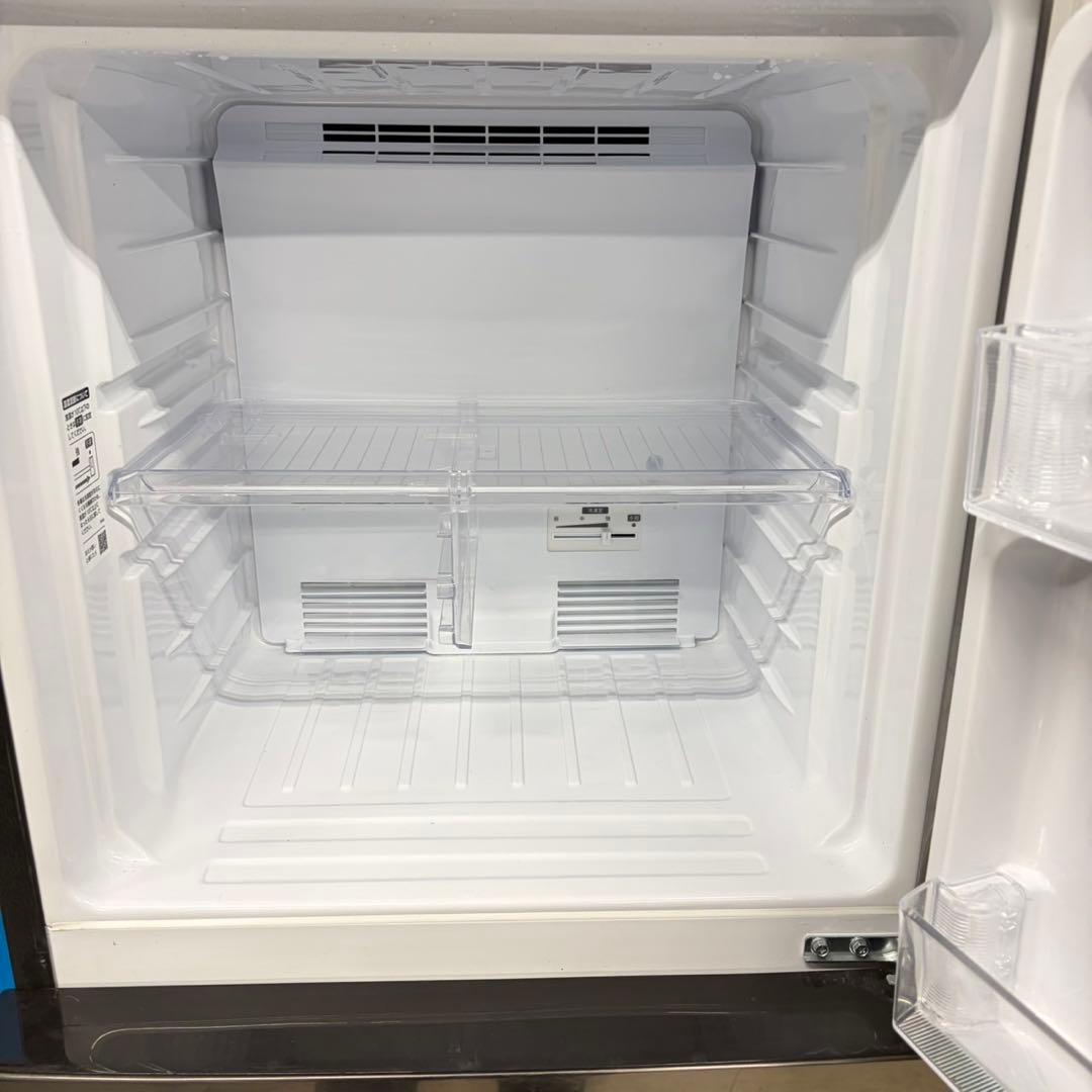683 大きめサイズ　同棲向け　冷蔵庫　小型　大型　200L強 美品　半年保証付
