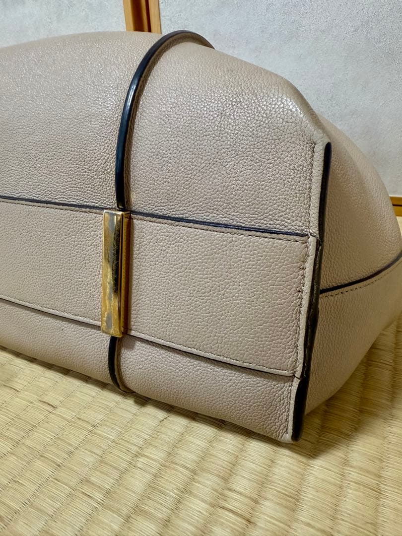 TOD'S タイムレスレザートートバッグ　ミディアム