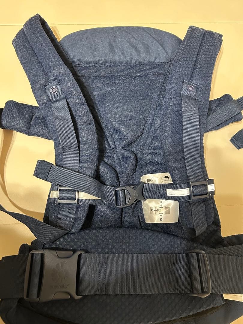 美品　エルゴベビー オムニブリーズ 抱っこ紐 ネイビー　ミッドナイトブルー
