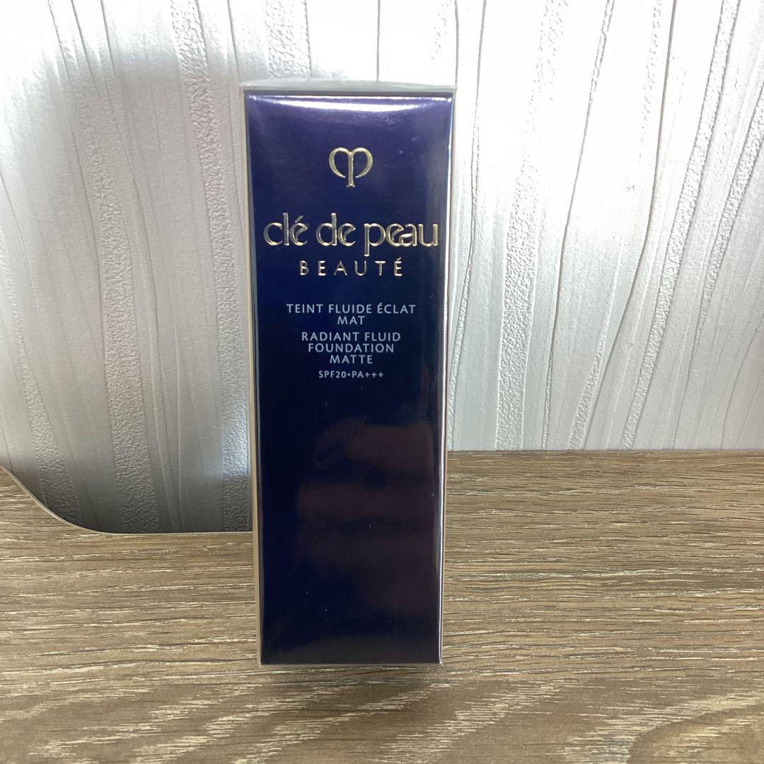 SHISEIDOクレ・ド・ポーボーテ　タンフリュイドエクラオークル00 値下げ中