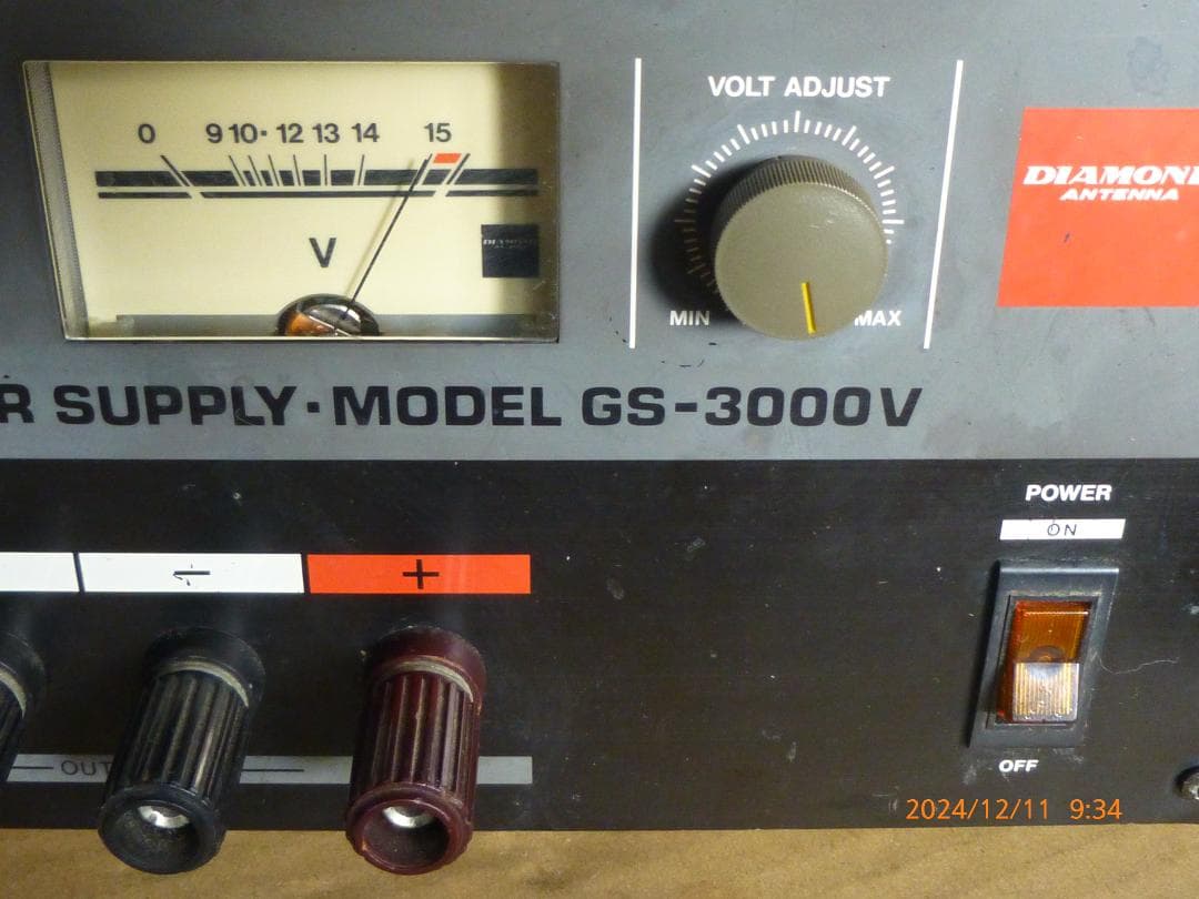 最安販売中　DIAMOND　30Aの大容量　巨大トランス安定化電源