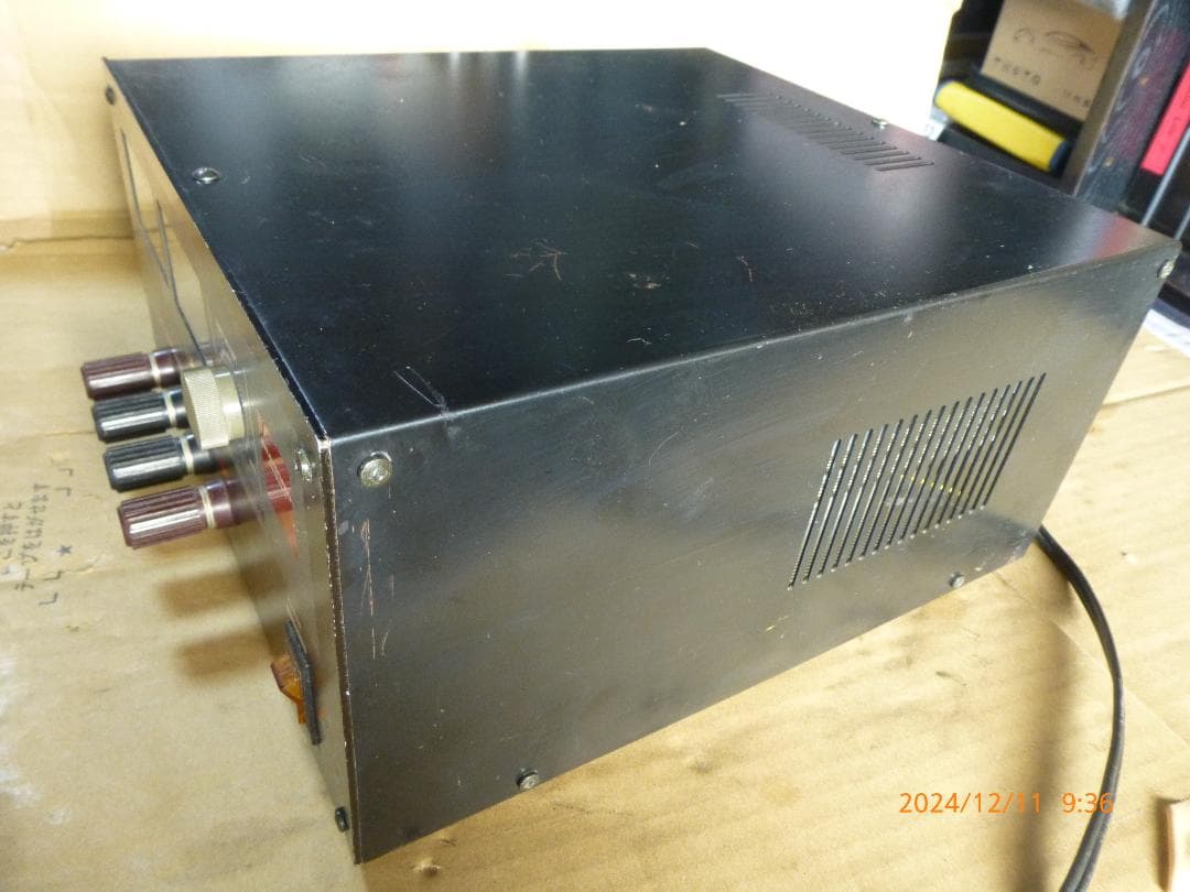 最安販売中　DIAMOND　30Aの大容量　巨大トランス安定化電源