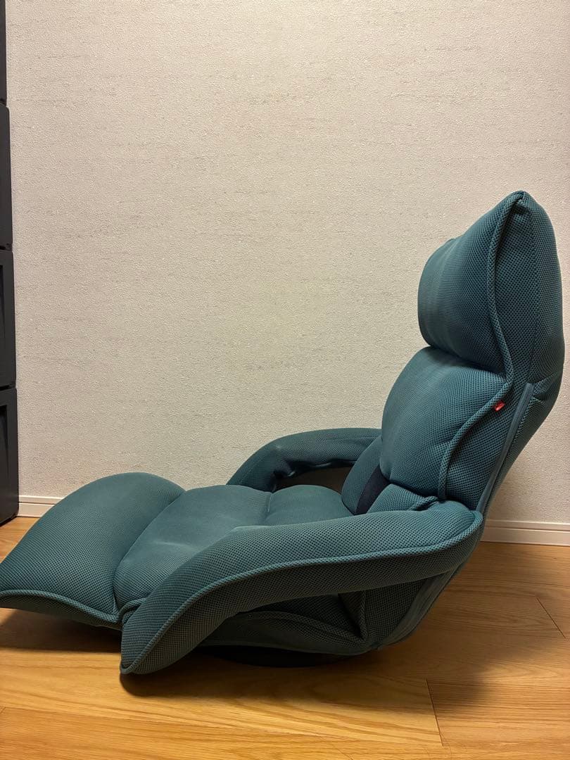 腰の神様がくれた座椅子 連動肘つき 回転式