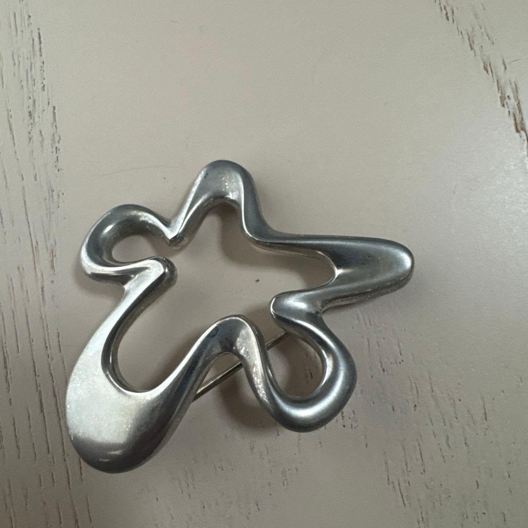 美品　  321 スプラッシュ　シルバーブローチ　925