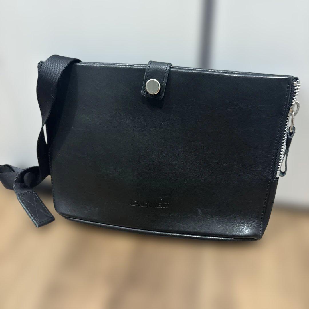ブラックレザー ショルダーバッグ ATTACHMENT アタッチメント