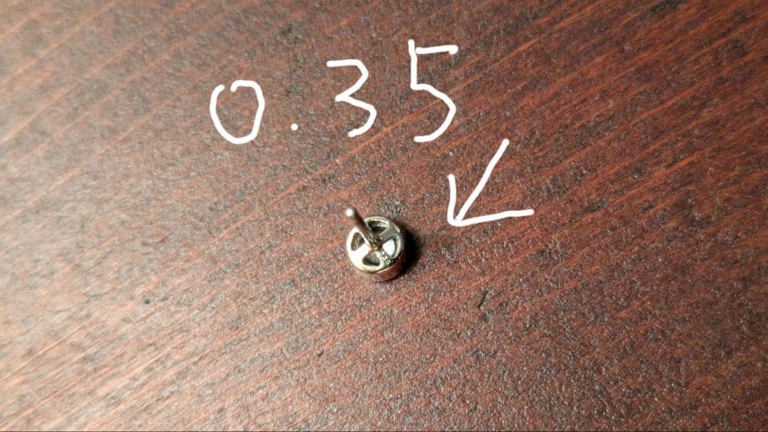 PT900　0.35カラット　ダイヤモンド　片耳　シンプル　ピアス