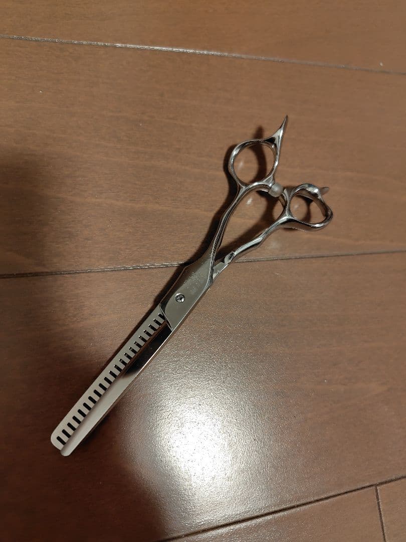 ヒカリシザー　ニーナコスモス716　セニング　光シザー